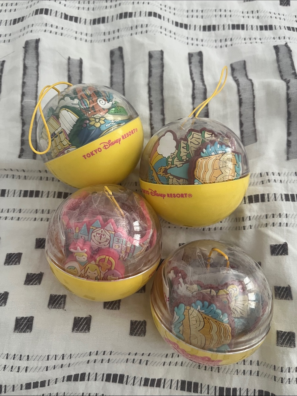 Tokyo Disney color bands 4-Pack - Picture 2 of 2